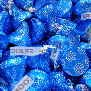 Kisses Cookies and Cream por kilo